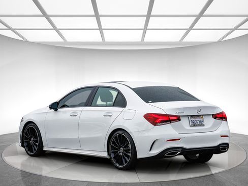 Used 2021 Mercedes-Benz A 220 image 2