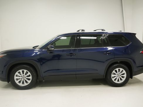 Used 2024 Toyota Grand Highlander FWD image 7