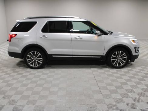 Used 2016 Ford Explorer Platinum AWD/4WD image 12