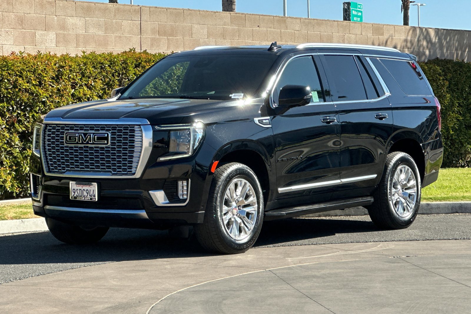 Certified 2024 GMC Yukon Denali w/ Advanced Technology Package AWD/4WD image 8