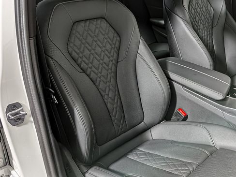 Certified 2023 BMW 530e xDrive w/ Premium Package image 39