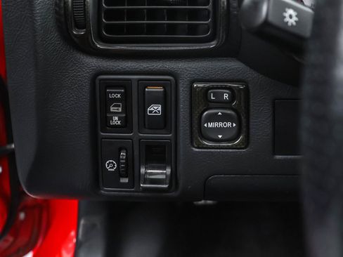 Used 2001 Toyota MR2 image 11