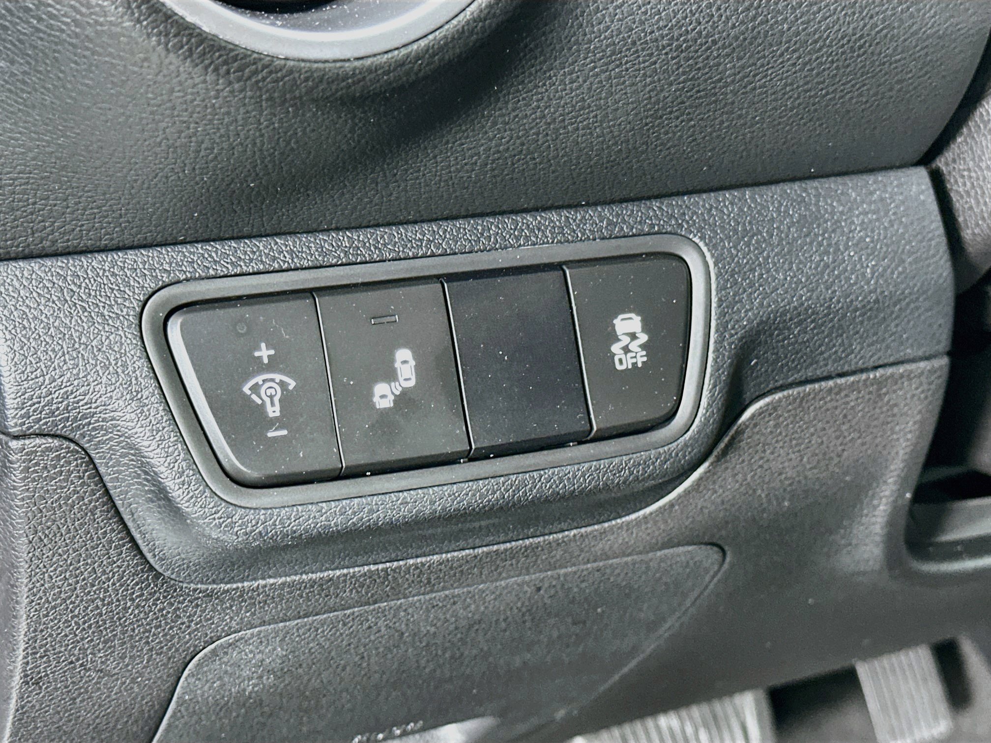 Used 2024 Kia Forte LXS w/ LXS Technology Package FWD image 16