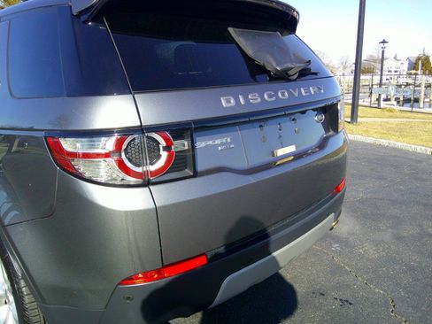 Used 2018 Land Rover Discovery Sport HSE image 8