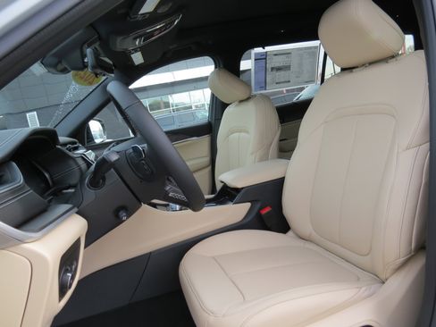 New 2025 Jeep Grand Cherokee L Limited image 21