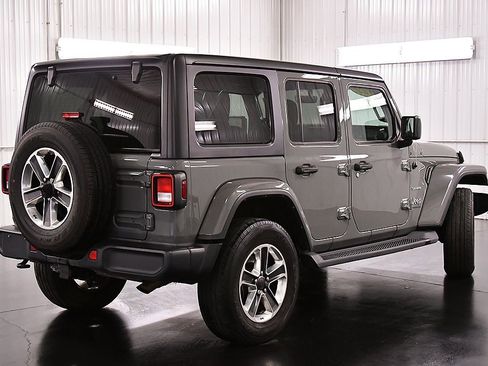 Used 2023 Jeep Wrangler Sahara image 7