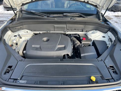 Used 2019 Volvo XC90 T6 Momentum w/ Advanced Package image 16