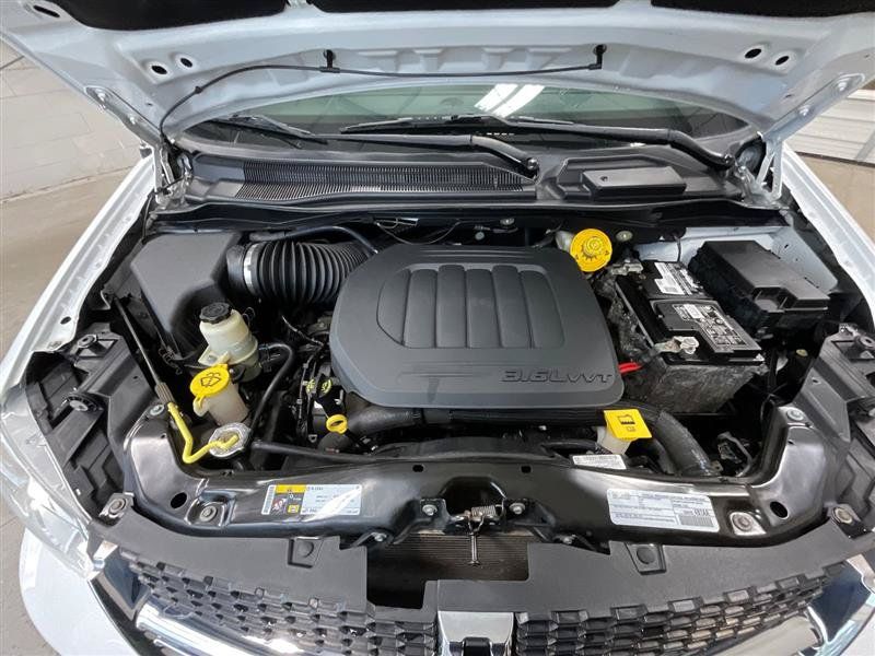 Used 2020 Dodge Grand Caravan SE FWD image 5