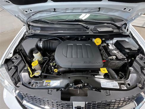 Used 2020 Dodge Grand Caravan SE FWD image 5