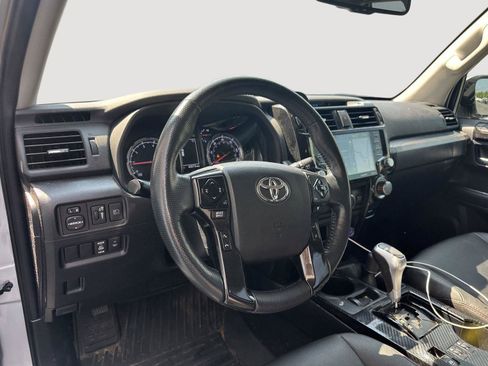 Used 2024 Toyota 4Runner TRD Off-Road Premium AWD/4WD image 11