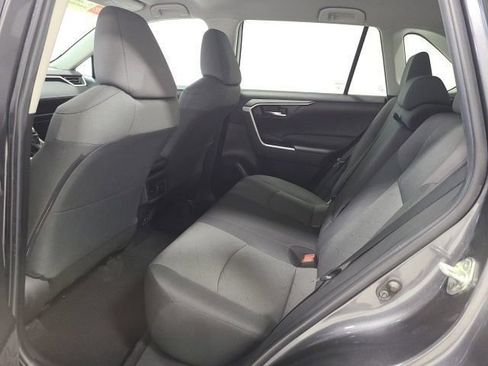 Used 2022 Toyota RAV4 XLE AWD/4WD image 14