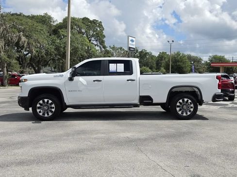 Used 2025 Chevrolet Silverado 2500 Custom w/ Custom Value Package RWD image 2
