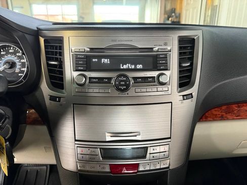 Used 2010 Subaru Legacy 2.5i Limited AWD/4WD image 20