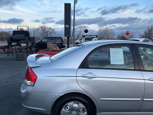 Used 2008 Kia Spectra EX image 8