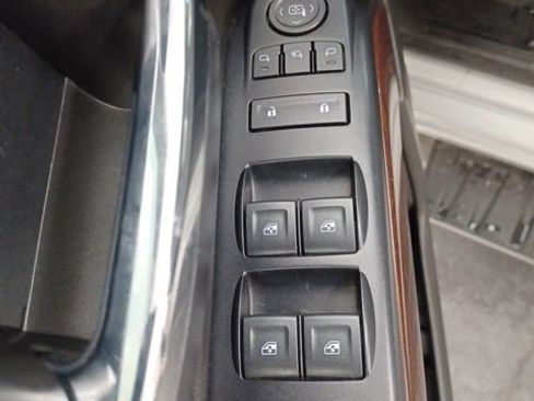 Used 2018 GMC Sierra 1500 SLT AWD/4WD image 19