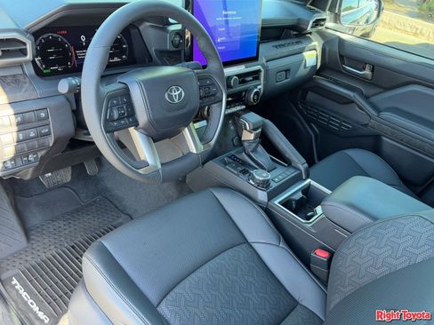 Certified 2025 Toyota Tacoma Limited AWD/4WD image 19