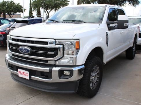 Used 2022 Ford F250 Lariat w/ Lariat Value Package AWD/4WD image 5