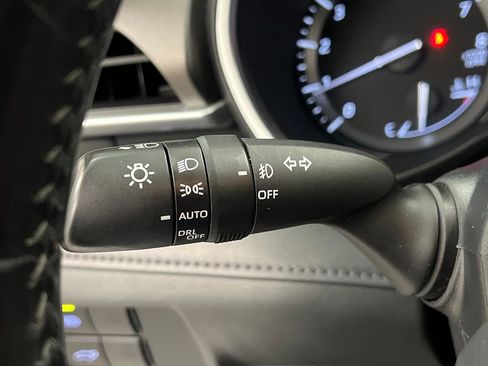 Used 2020 Toyota Highlander XLE image 48