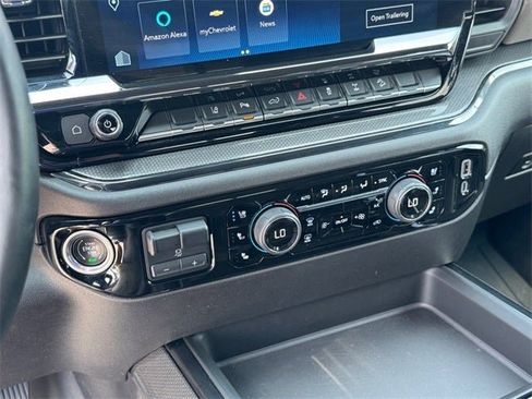 Used 2024 Chevrolet Silverado 2500 ZR2 w/ Technology Package image 22