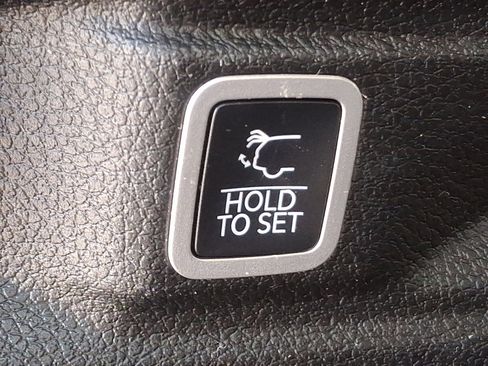 Certified 2021 Jeep Grand Cherokee L Limited image 33