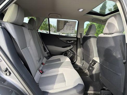 Used 2025 Subaru Outback Premium AWD/4WD image 16