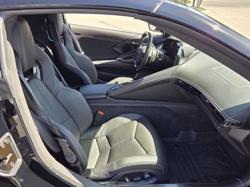 Used 2025 Chevrolet Corvette Z06 RWD image 16