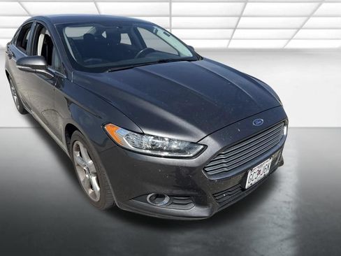 Used 2015 Ford Fusion SE FWD image 3