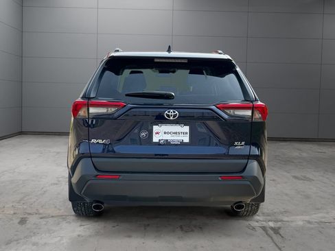 Certified 2022 Toyota RAV4 XLE w/ Convenience Package AWD/4WD image 4