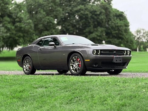 Used 2017 Dodge Challenger GT w/ Driver Convenience Group AWD/4WD image 7