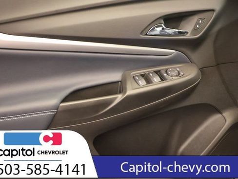 Used 2023 Chevrolet Bolt EUV Premier w/ Sun & Sound Package FWD image 11