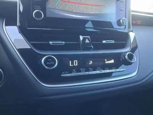 Used 2020 Toyota Corolla SE w/ SE Premium Package FWD image 26