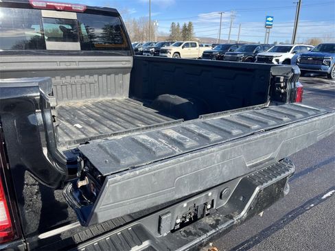 Used 2022 GMC Sierra 2500 Denali w/ Denali Black Diamond Edition image 27