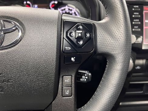 Used 2022 Toyota 4Runner TRD Off-Road Premium image 17