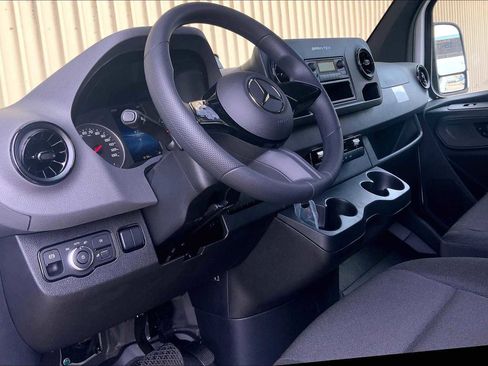 New 2025 Mercedes-Benz Sprinter 2500 image 18