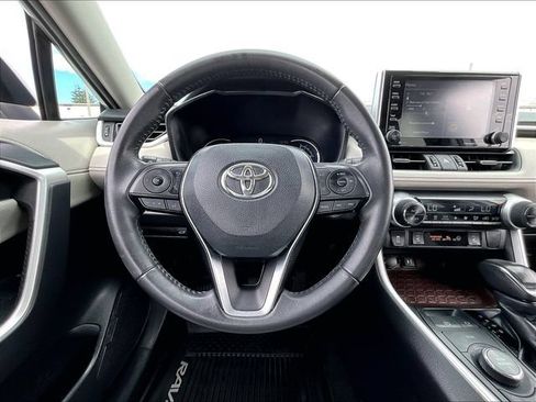 Used 2019 Toyota RAV4 Limited w/ Carpet Mat Package AWD/4WD image 17