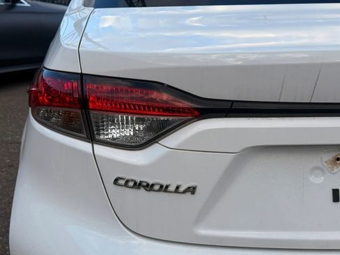 Used 2021 Toyota Corolla LE image 28