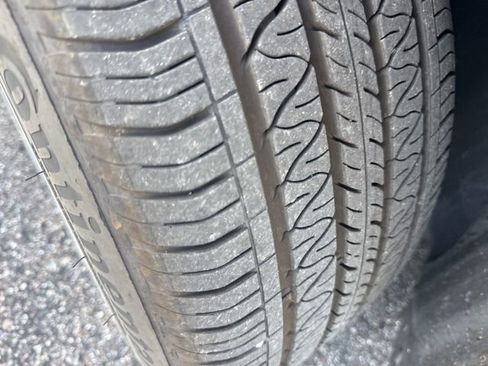 Used 2021 Tesla Model Y Long Range image 2