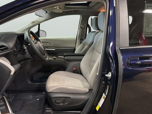 Used 2024 Toyota Sienna LE w/ LE Plus Package AWD/4WD image 22