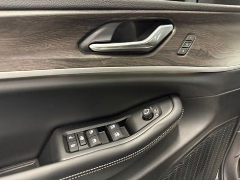 New 2025 Jeep Grand Cherokee Limited image 15