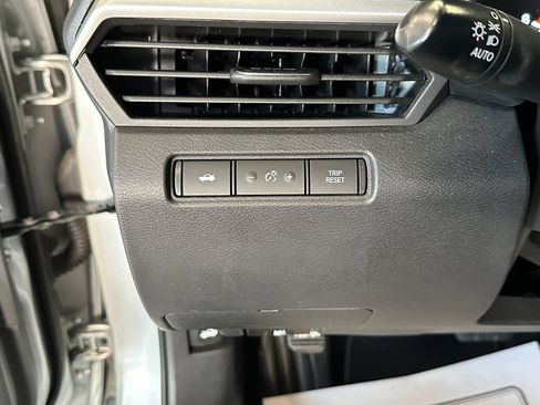 Used 2022 Nissan Altima 2.5 SV FWD image 18