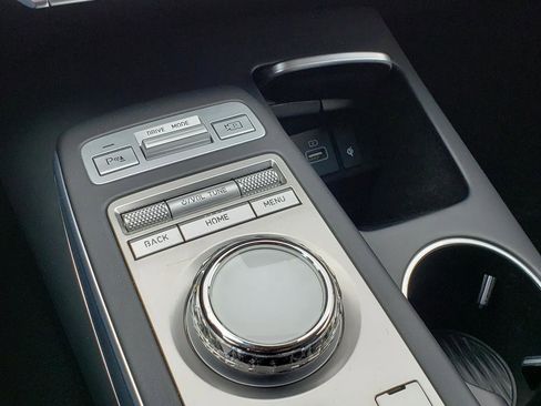 Used 2022 Genesis GV70 2.5T w/ Select Package image 24