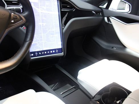 Used 2020 Tesla Model S AWD image 43