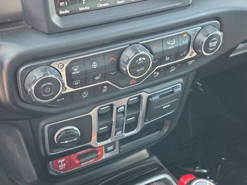 Used 2019 Jeep Wrangler Unlimited Rubicon AWD/4WD image 25