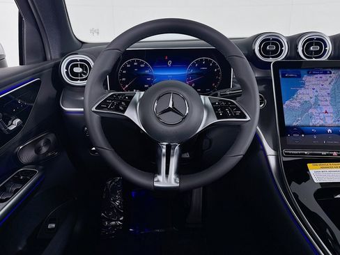 New 2026 Mercedes-Benz GLC 300 image 4