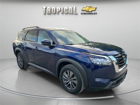 Used 2024 Nissan Pathfinder SV image 7