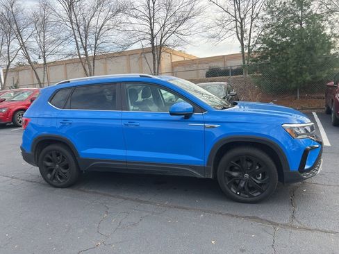 Used 2024 Volkswagen Taos SE image 7