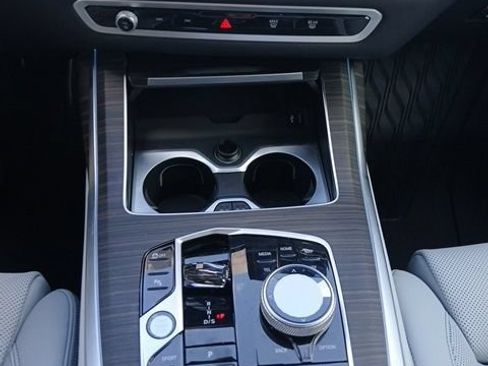 Used 2026 BMW X7 xDrive40i AWD/4WD image 23