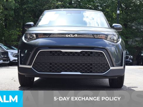 Used 2025 Kia Soul LX w/ LX Technology Package FWD image 4