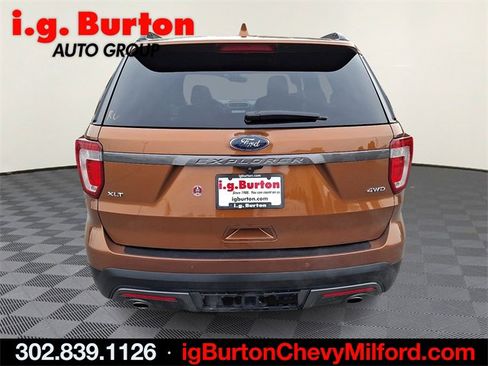 Used 2017 Ford Explorer XLT w/ Equipment Group 202A image 5