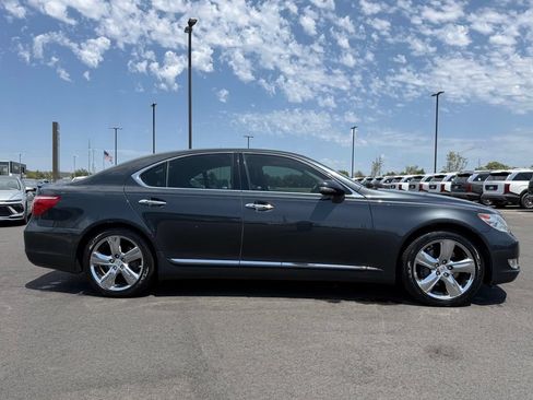 Used 2010 Lexus LS 460 w/ Comfort Pkg RWD image 4